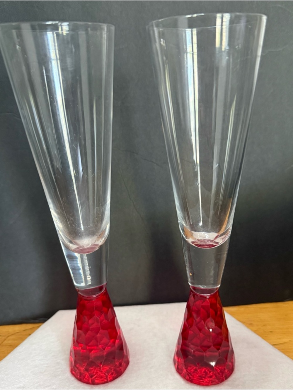 Artland Prescott Champagne Flutes With Ruby Red Textured Bases Vintage 9 inches